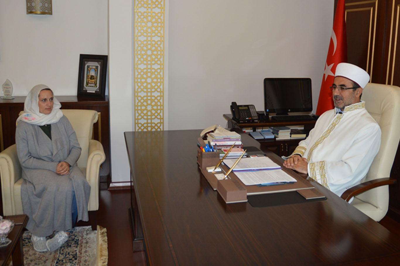 Almanyalı kadın Müslüman oldu Almanyalı kadın Müslüman oldu